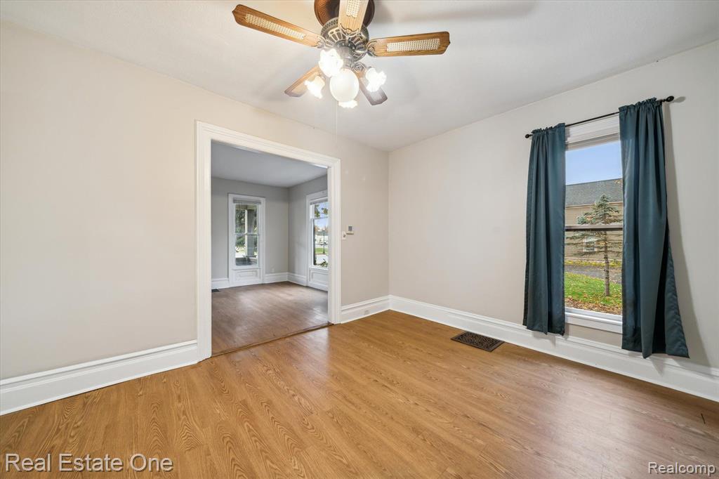 95 N WASHINGTON Street, Oxford, MI 48371 — Photo 12