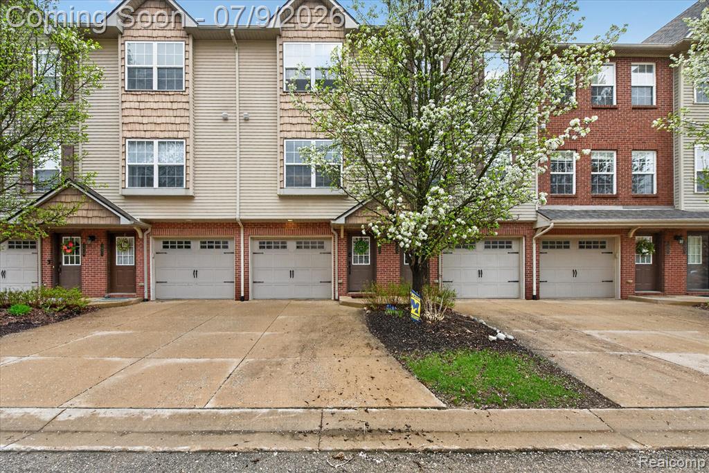 1623 Red Hickory Court, Howell, MI 48855