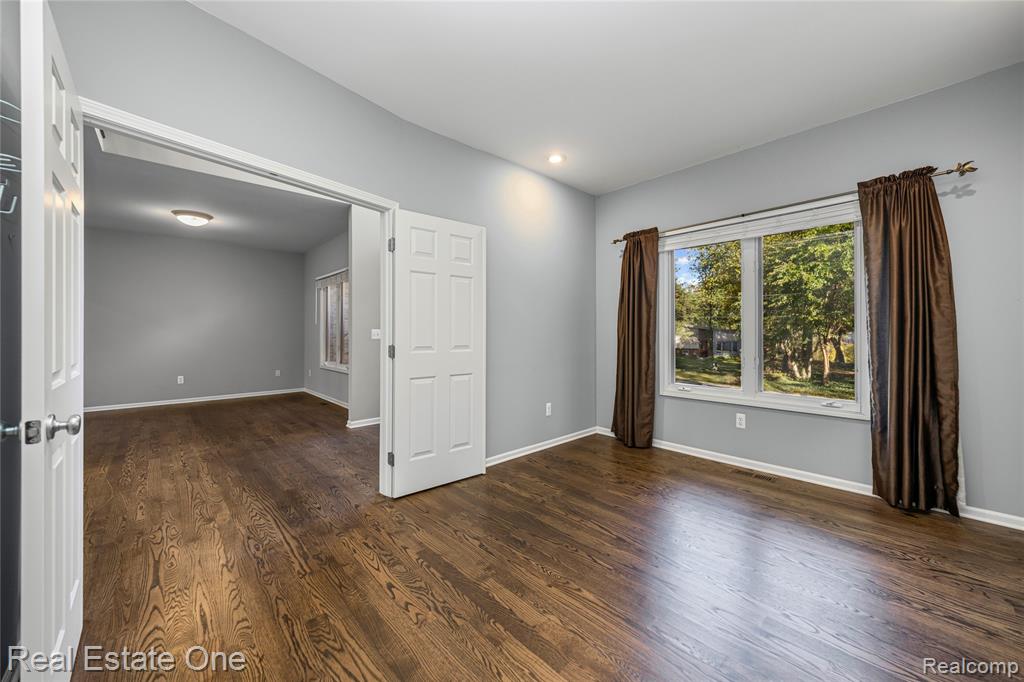 4659 Camelina Street, Commerce Twp, MI 48382 — Photo 12