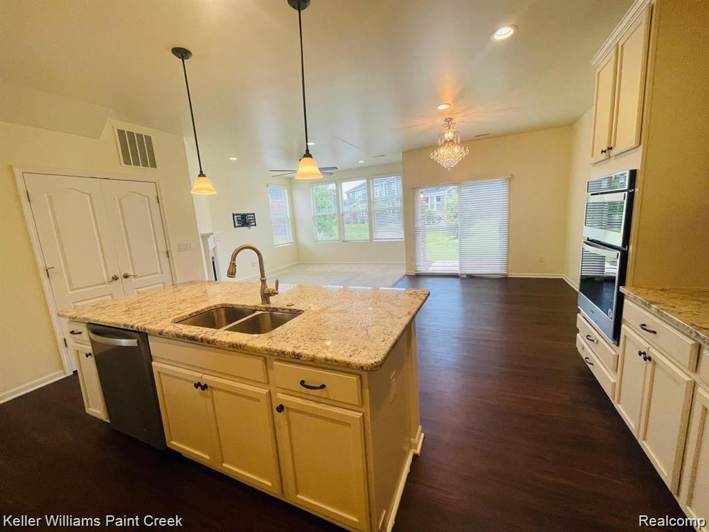 43478 Chancellor Lane, Novi, MI — Photo 3