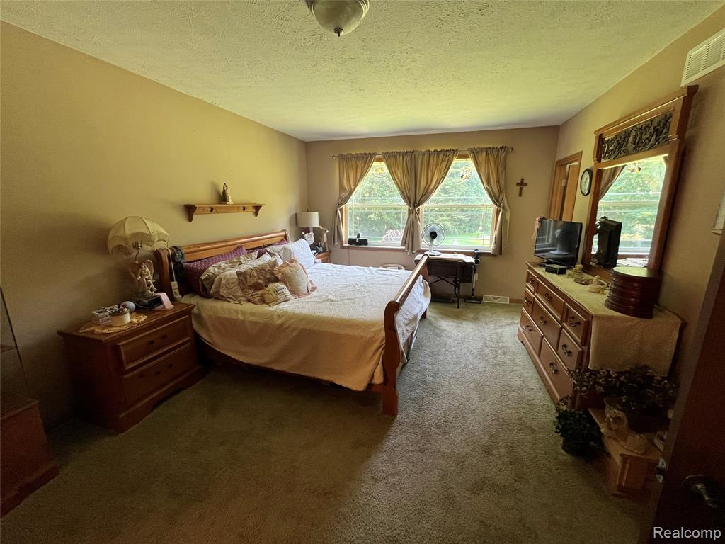 28524 Elwell Road, Belleville, MI 48111 — Photo 40