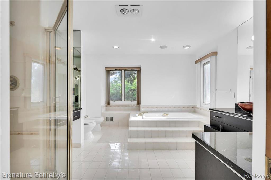 4156 Marlwood Drive, West Bloomfield, MI 48323 — Photo 12