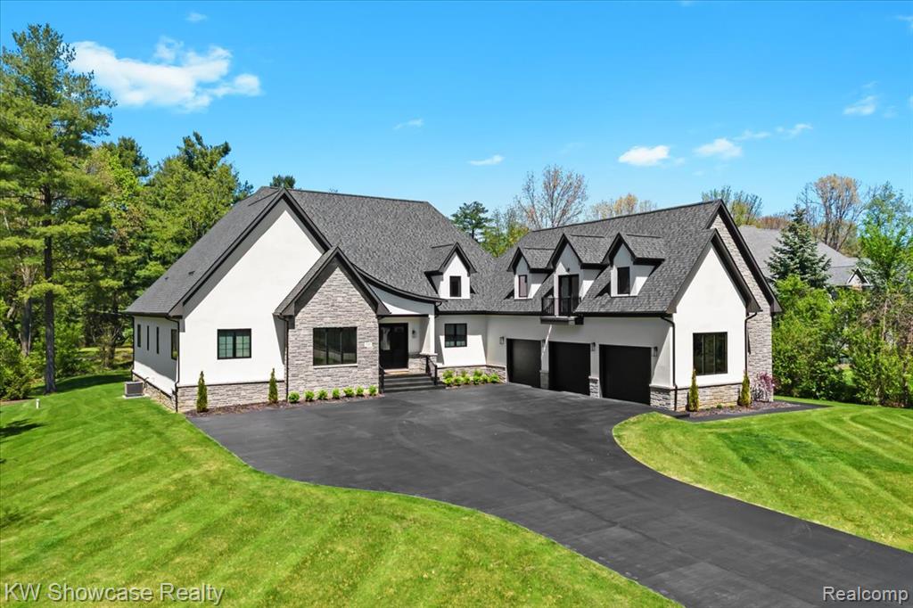 910 Hill Hollow Lane, Milford, MI 48381