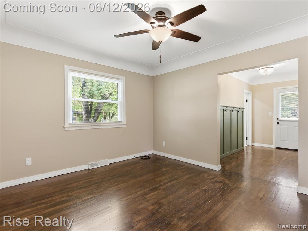 2449 N Genesee Road, Burton, MI 48509 — Photo 18