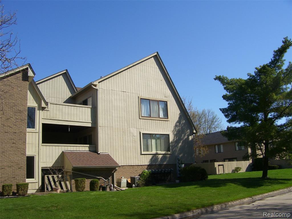 42364 Lochmoor Street, 6, Clinton Twp, MI 48038 — front exterior