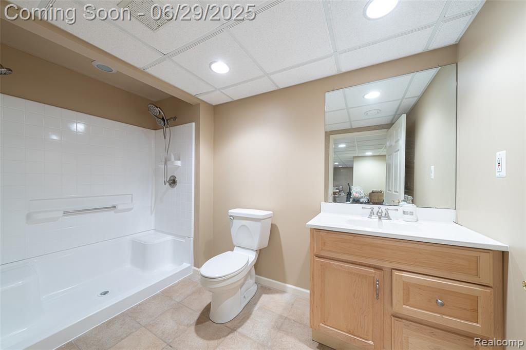 4240 Blue Heron Drive, Auburn Hills, MI 48326 — Photo 35