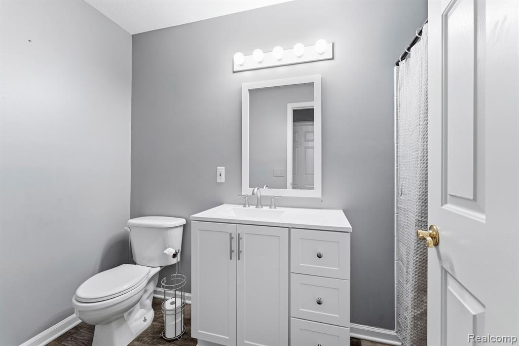 5487 Greenway Drive, 82, Trenton, MI 48183 — Photo 25