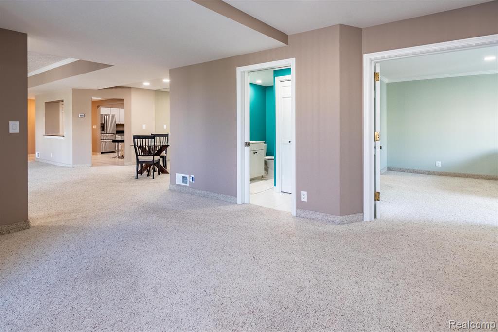 43100 12 OAKS CRESCENT Drive, 4044, Novi, MI 48377 — Photo 14