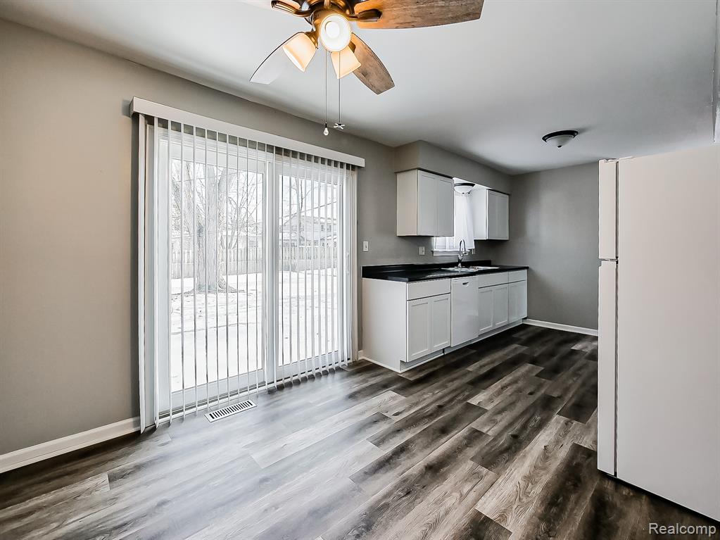 430 N Dobson Street, Westland, MI — Photo 11
