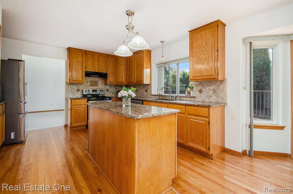 47935 Remington Court, Chesterfield, MI 48047 — Photo 16