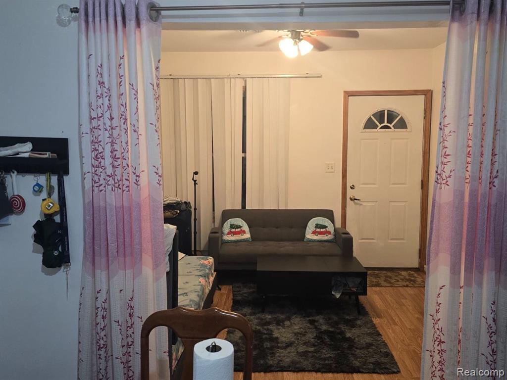 11412 McDougall Street, Hamtramck, MI 48212 — Photo 9
