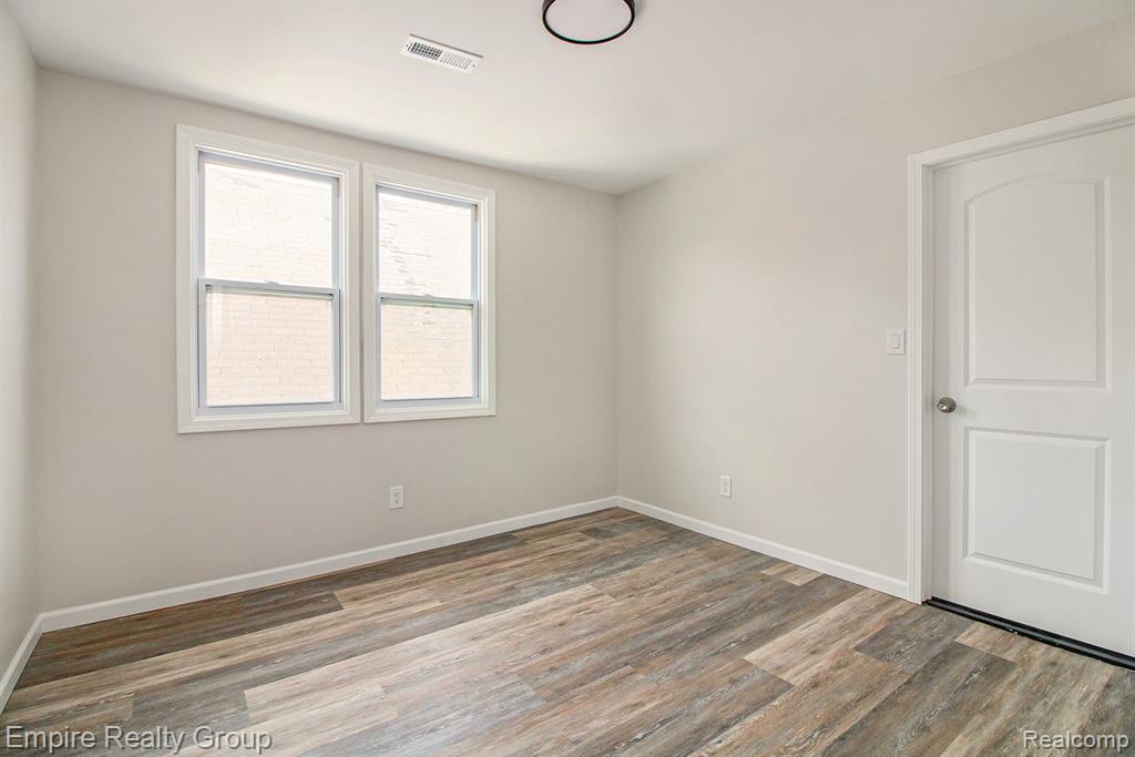 8366 Navy Street, Detroit, MI 48209 — Photo 17