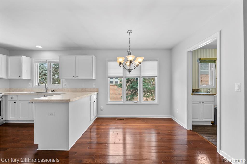 40121 Streamwood Court, Sterling Heights, MI 48310 — Photo 13