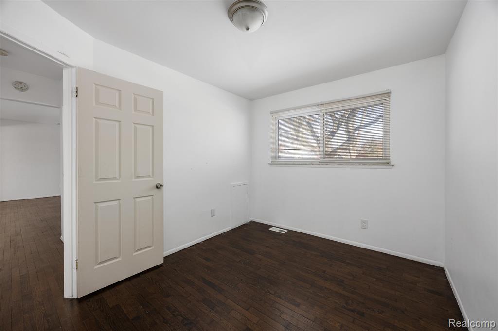 4348 Martin Road, Warren, MI 48092 — Photo 12