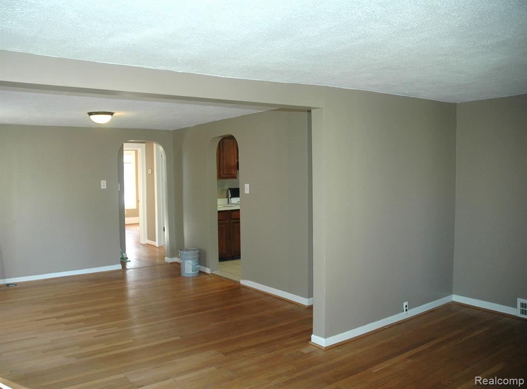421 CURRY Avenue, Royal Oak, MI 48067 — Photo 4