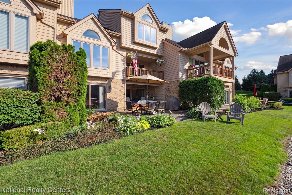 47704 BLUE HERON Drive S, Northville, MI 48168 — Photo 45