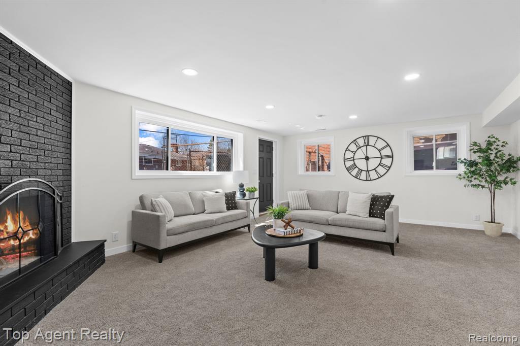 23701 Marlow Street, Oak Park, MI 48237 — Photo 17