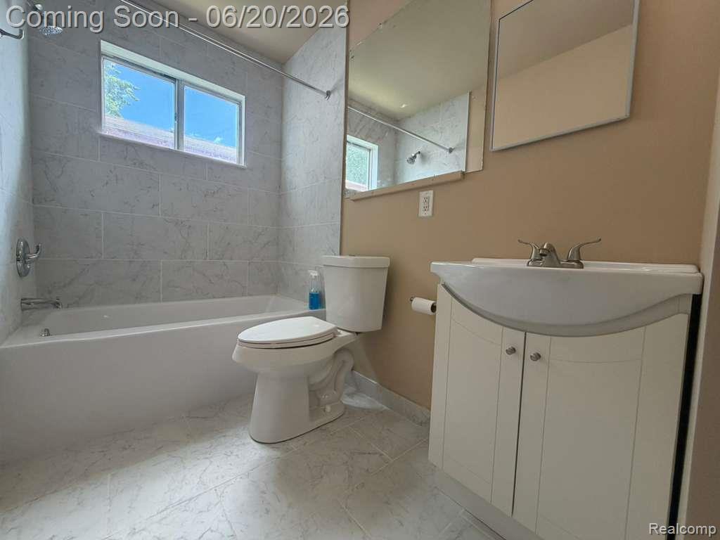 8307 S Essex Avenue, Warren, MI 48089 — Photo 8