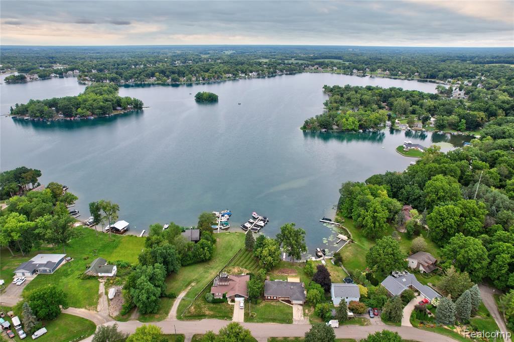 11476 Delmar Drive, Fenton, MI 48430 — Photo 42