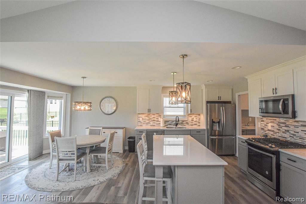 1174 Prudence Drive, Waterford, MI 48327 — Photo 11