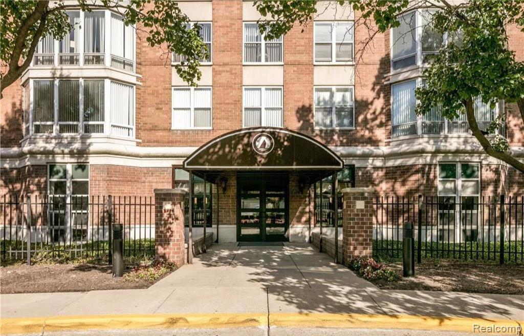 250 E Harbortown Drive, Detroit, MI 48207 — Photo 2