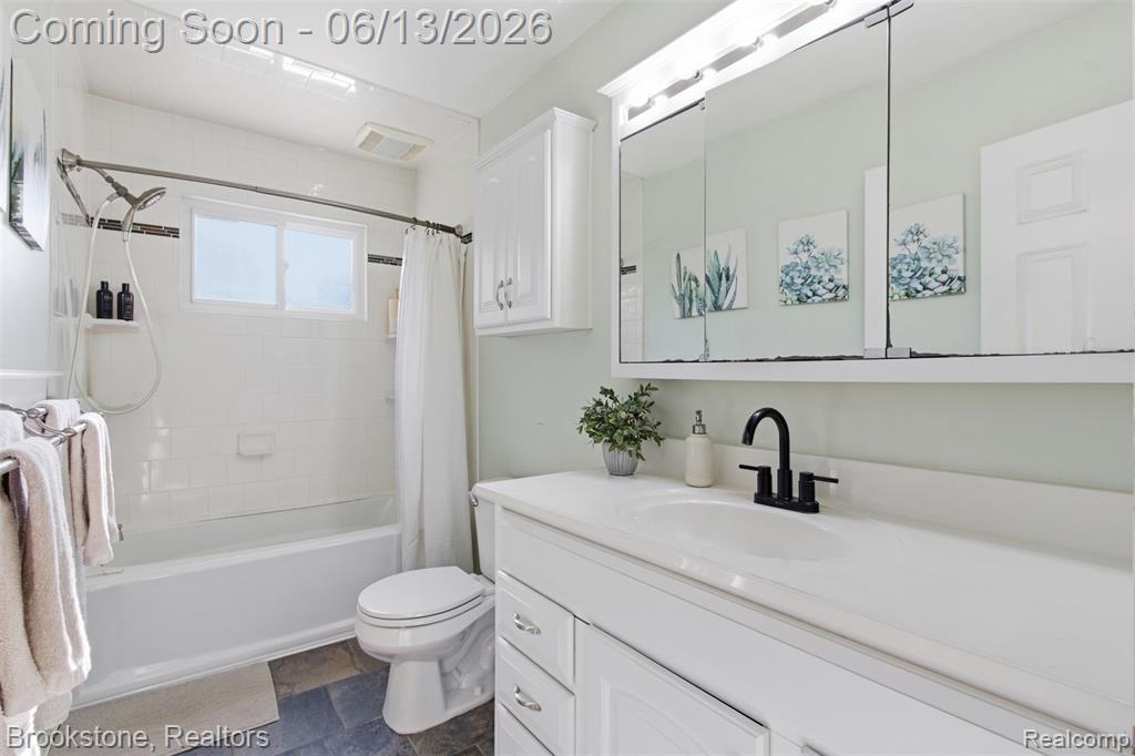 520 May Road, Rochester Hills, MI 48307 — Photo 15