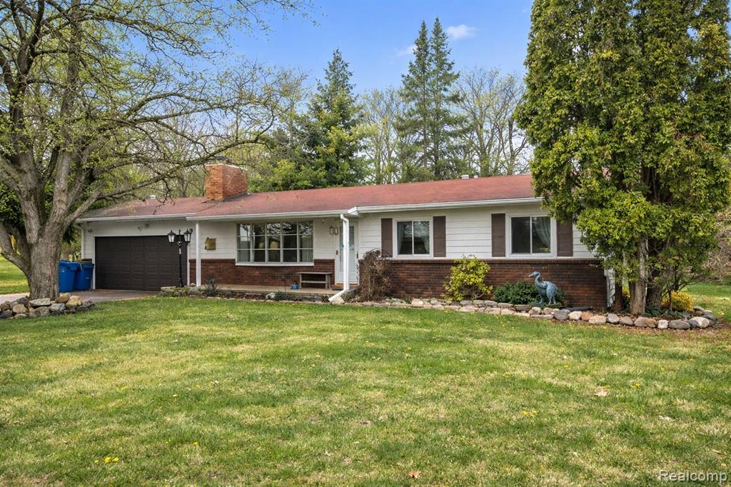 7192 Torrey Road, Swartz Creek, MI 48473 — front exterior