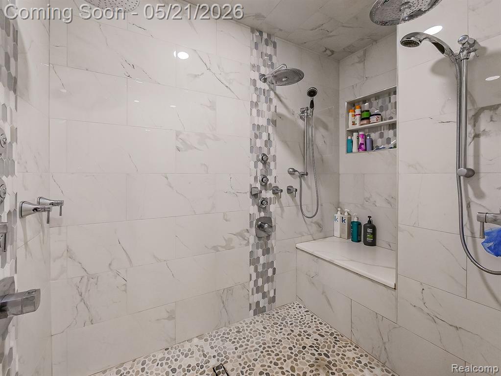 17477 IRIS Circle, Clinton Twp, MI 48036 — Photo 33