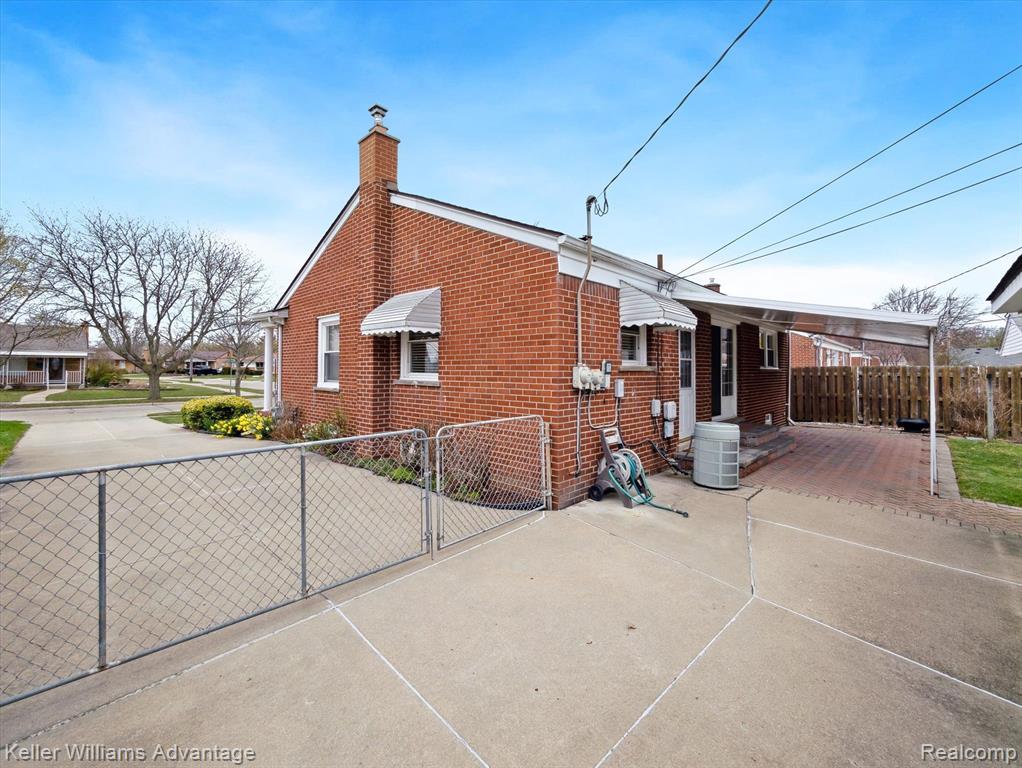 6634 HAWTHORNE Street, Garden City, MI — Photo 35