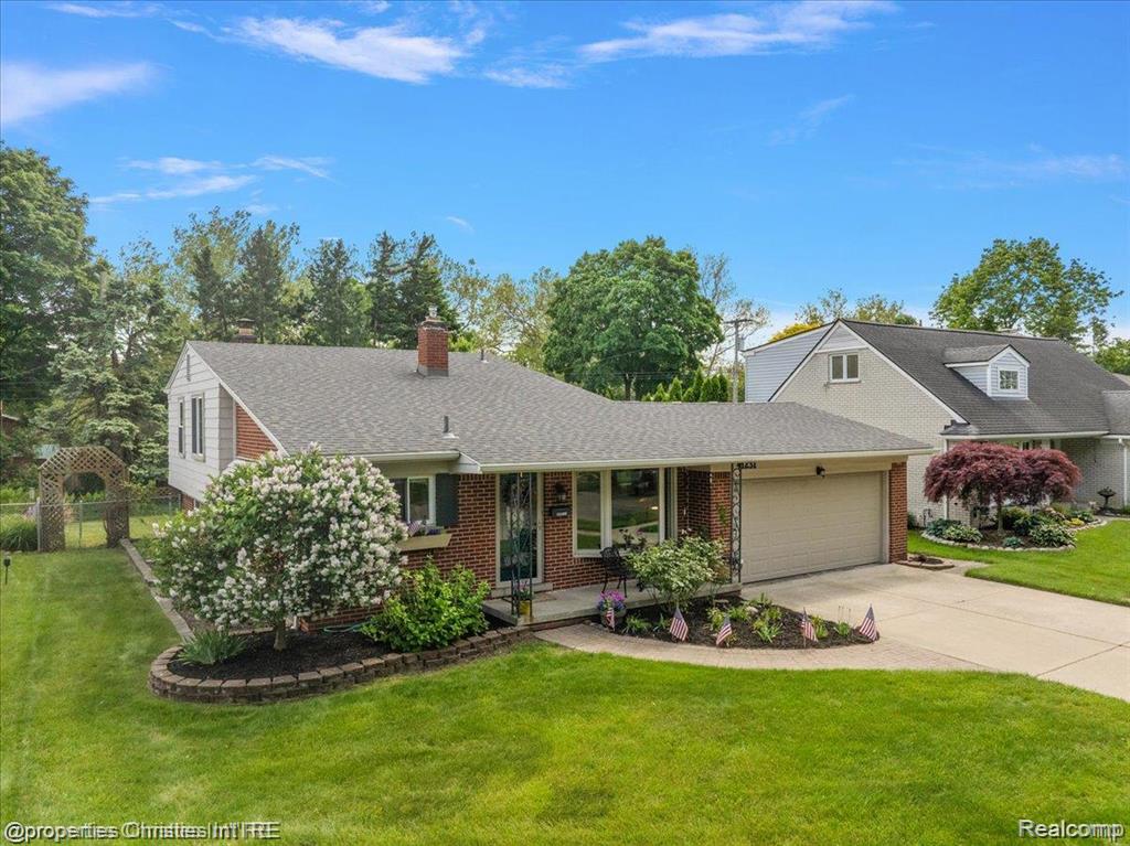 41231 GREENBRIAR Lane, Plymouth, MI 48170 — Photo 2