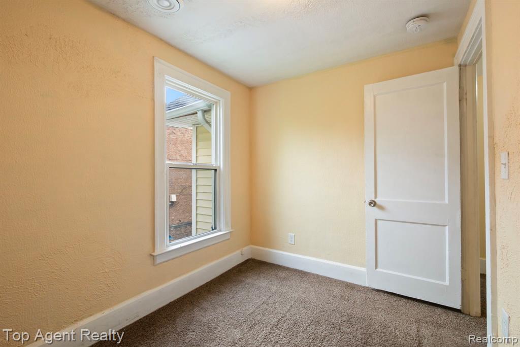 50 Henderson Street, Pontiac, MI 48341 — Photo 28