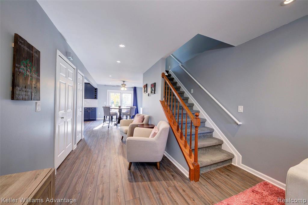 446 Oakgrove Court, Clawson, MI — Photo 18