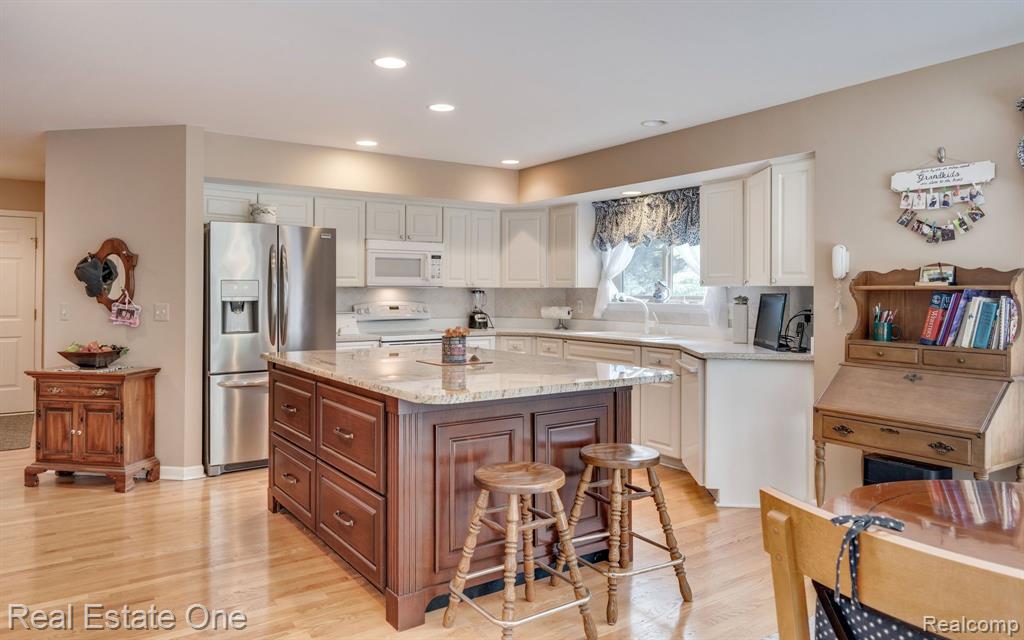 6894 LANCEWOOD, Shelby Twp, MI 48316 — Photo 13