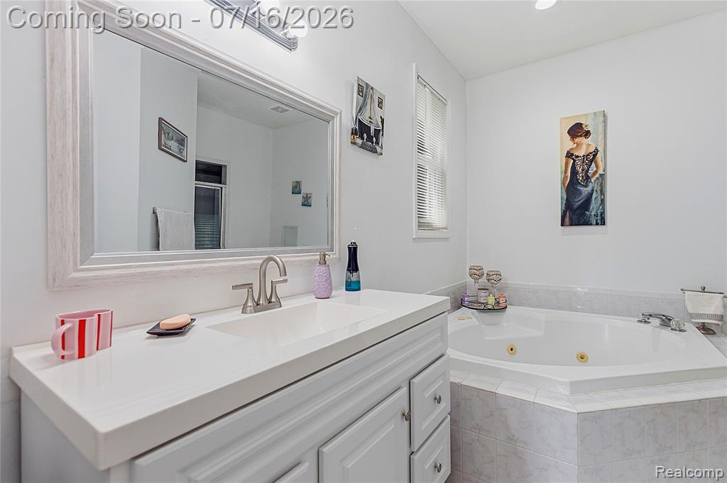 52279 Matterhorn Drive, Macomb, MI 48042 — Photo 18