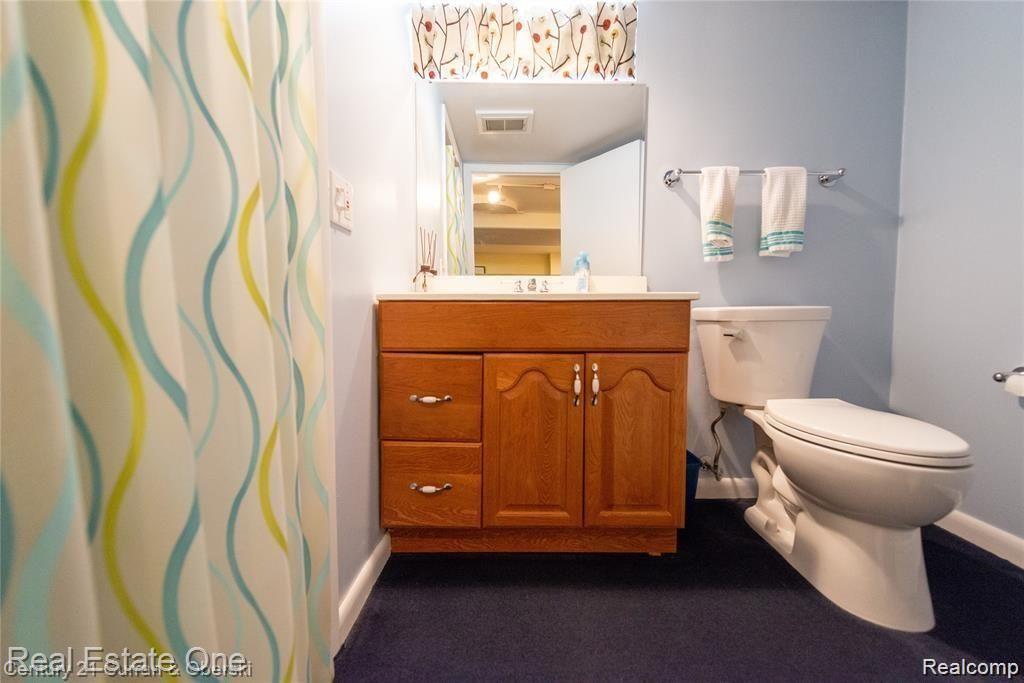 710 N VERMONT Avenue, Royal Oak, MI 48067 — Photo 27
