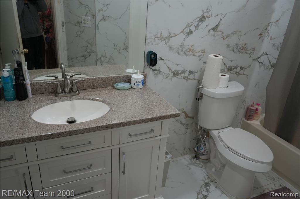 6426 Chase Road, Dearborn, MI 48126 — Photo 24