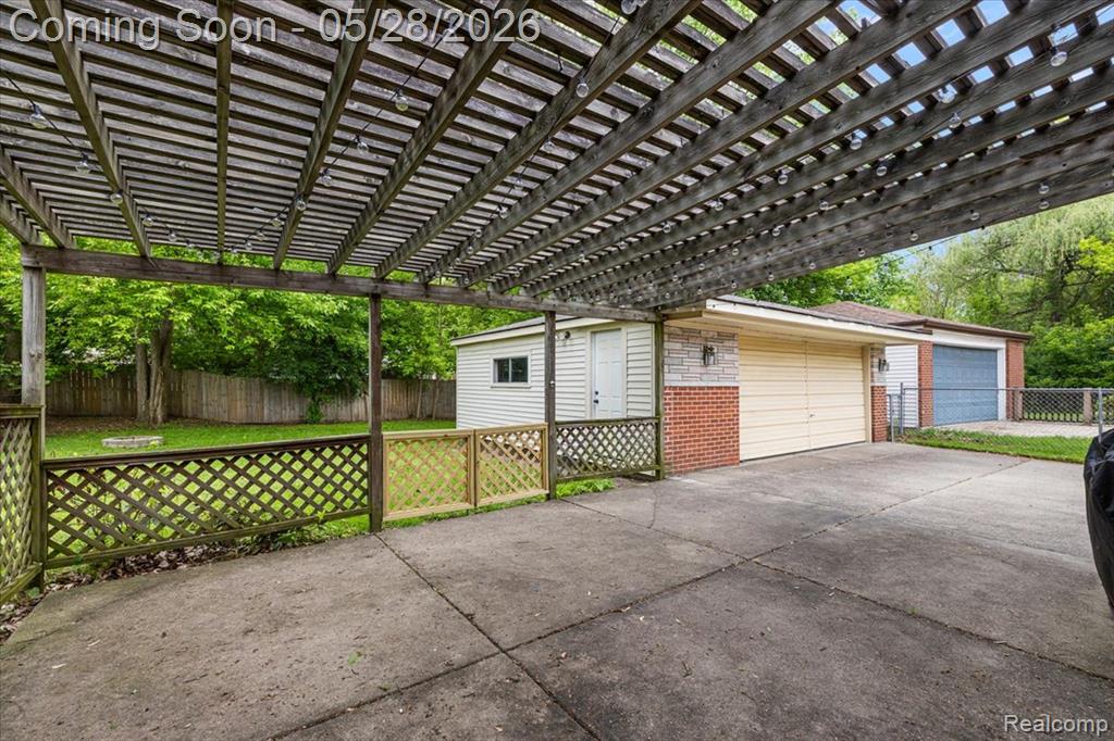 23015 Tuck Road, Farmington, MI 48336 — Photo 41