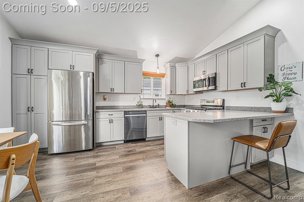 13465 Neely Street, Gibraltar, MI — Photo 6