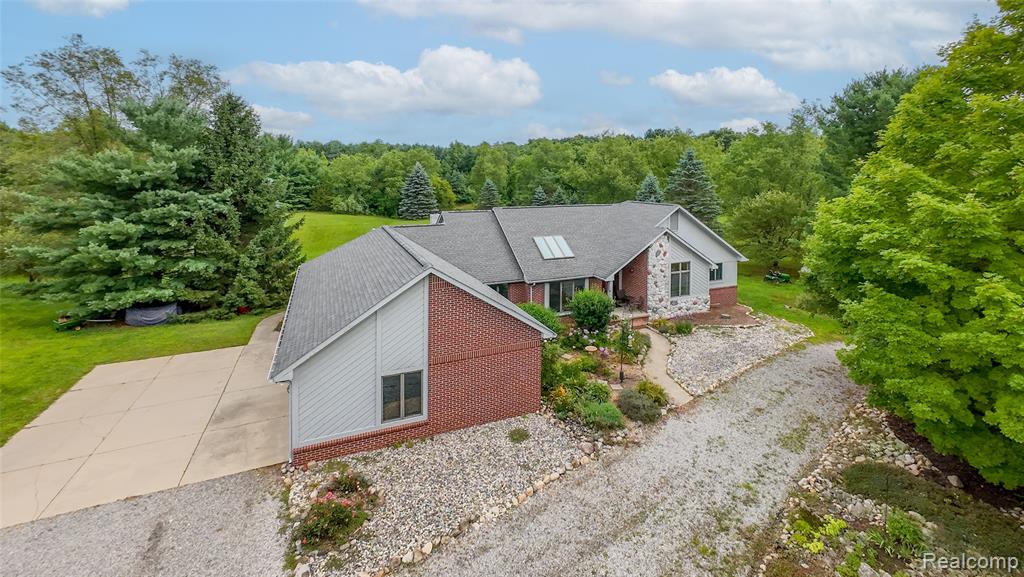 4536 Stoney Acres Lane, Highland, MI — Photo 4