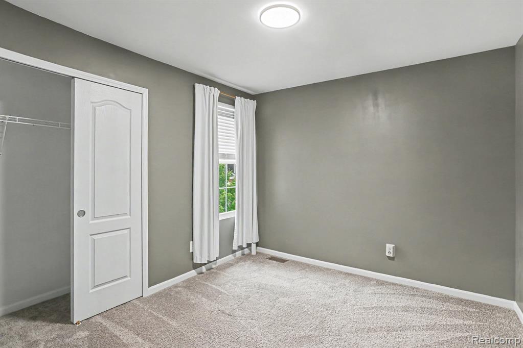 4871 Broomfield Way, Lake Orion, MI — Photo 18