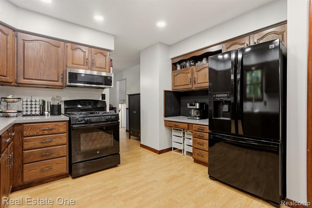 6218 Sturgeon Creek Pkwy, Midland, MI 48640 — Photo 12