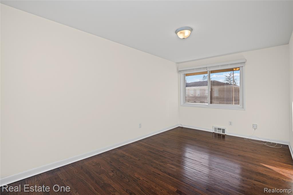 556 Bloomfield Court, Birmingham, MI 48009 — Photo 17