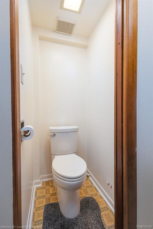 2548 Hearthside Drive, Ypsilanti, MI 48198 — Photo 12