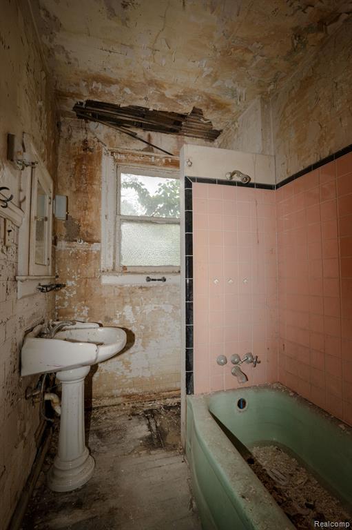 2574 Baldwin Street, Detroit, MI 48214 — Photo 11