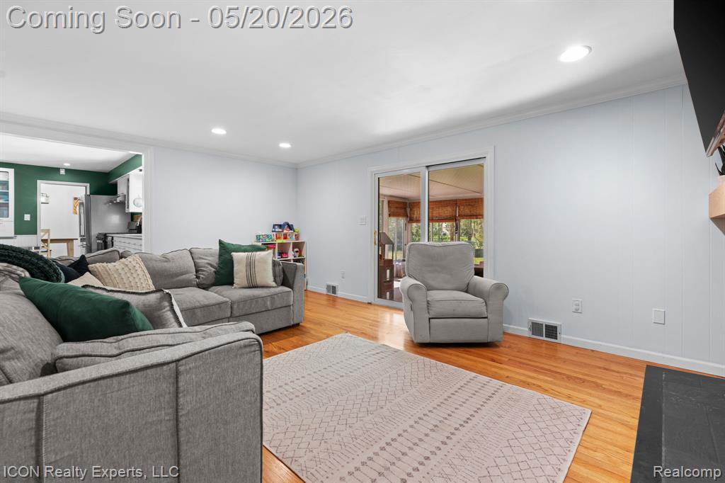 23516 Kim Drive, Clinton Twp, MI 48035 — Photo 17