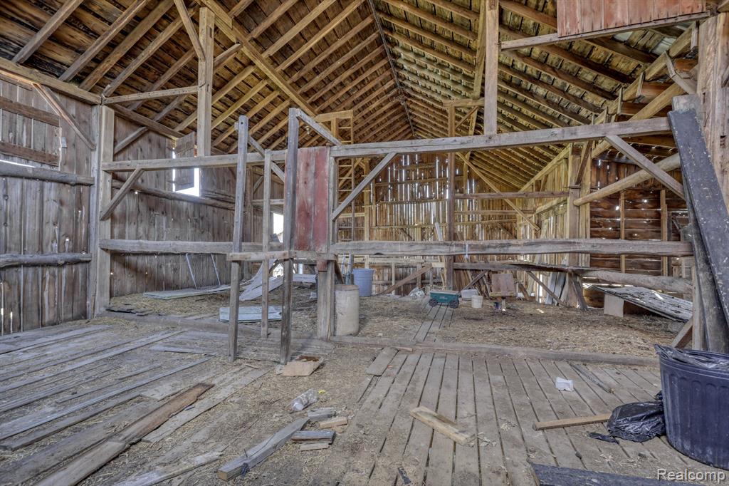 9915 VAN BUREN Road, Fowlerville, MI 48836 — Photo 17