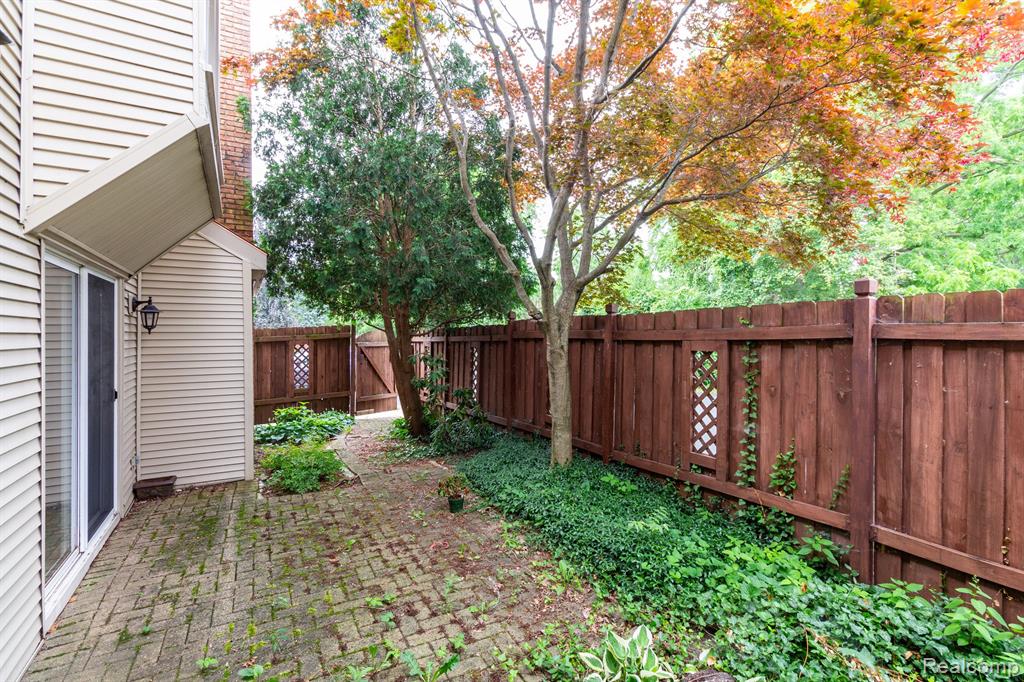 8337 Colony Drive, 1, Grosse Ile, MI 48138 — Photo 3