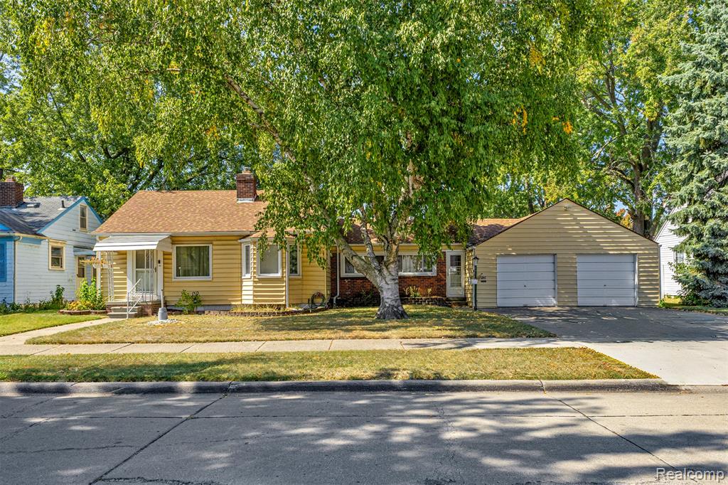 6810 Robinson Avenue, Allen Park, MI 48101 — front exterior