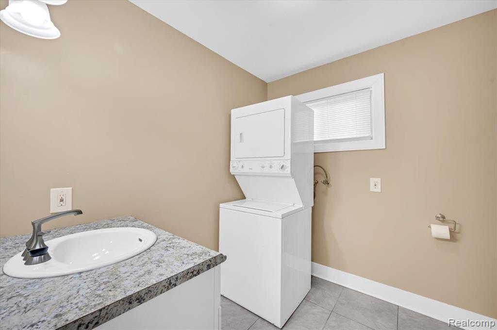 8365 21 Mile Road, Shelby Twp, MI 48317 — Photo 12
