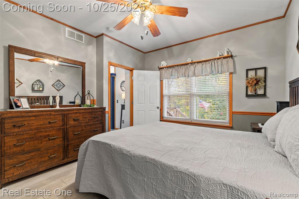 5580 Elmhurst Drive, Trenton, MI 48183 — Photo 15
